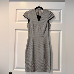 H&M Black and White Patterned Dress Size 0